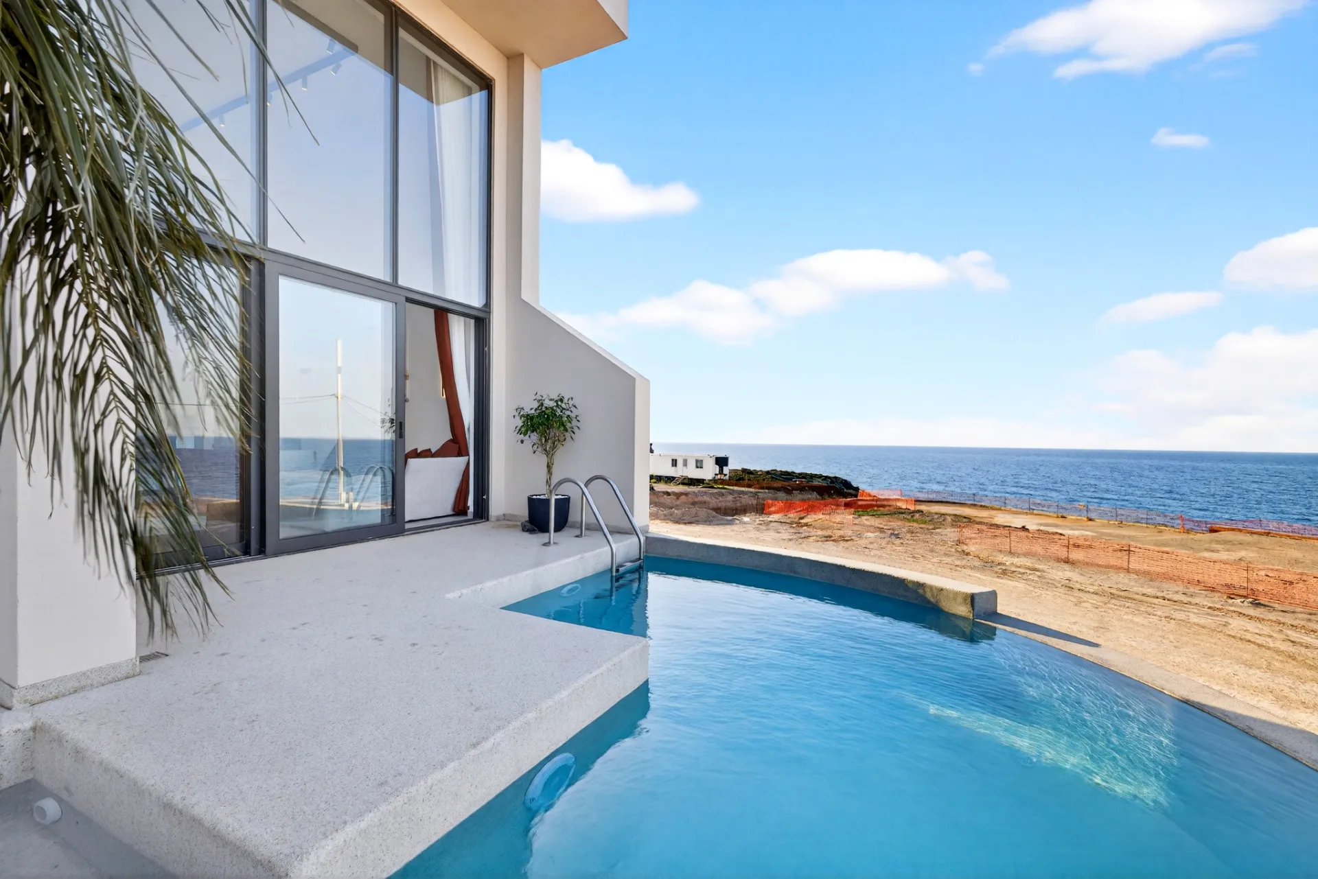 Błękit Śródziemnomorski za Oknem: Ekskluzywny Loft z Widokiem na Morze w Casa Del Mare